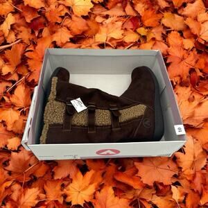 Sz 10 AIRWALK Mountain Brown Winter Boots Faux Suede Fur Lined Strap & Buckles
